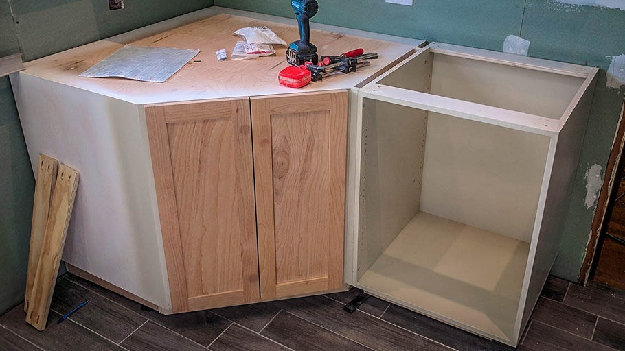 In this video, I show how I made a corner cabinet for a kitchen that I am remodeling