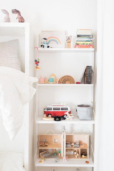 Shared Kids Room: Update on the New Kids Shelf
