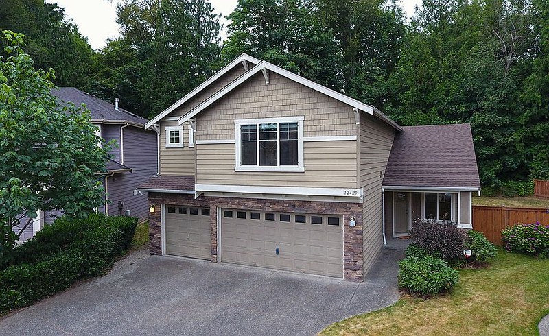 The Straight 8 Garage